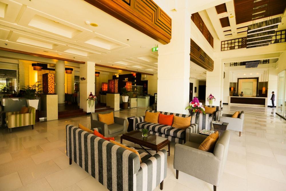 The Imperial Hotel & Convention Centre Korat Nakhonratchasima Екстериор снимка