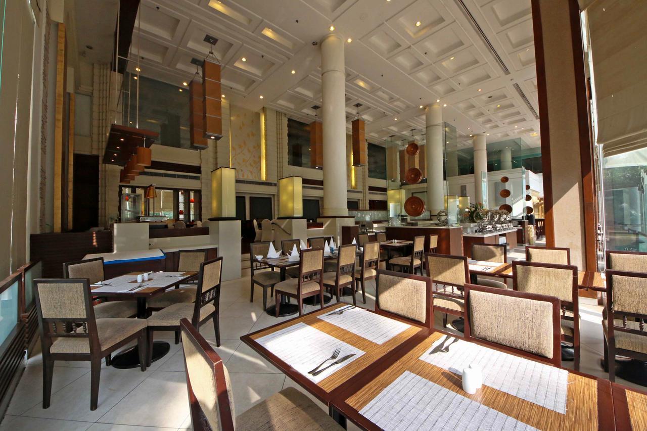 The Imperial Hotel & Convention Centre Korat Nakhonratchasima Екстериор снимка