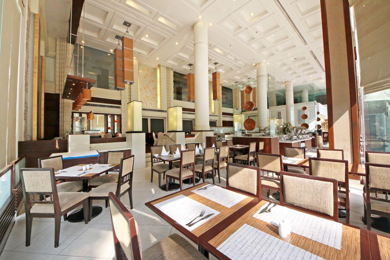 The Imperial Hotel & Convention Centre Korat Nakhonratchasima Екстериор снимка